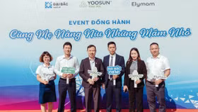 Gần 70 đối tác cùng khám phá nhà máy dược mỹ phẩm chuẩn CGMP lớn của miền Bắc