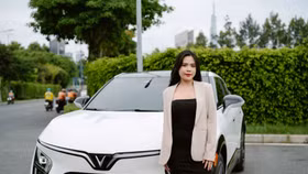 Gen Z mua 5 xe VinFast kinh doanh cho thuê: "Thử xe điện rồi, nhiều người không còn muốn dùng xe xăng nữa"