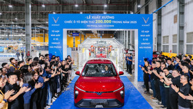 Chiếc ô tô điện thứ 200.000 xuất xưởng tại nhà máy VinFast Hải Phòng là Limo Green, MPV bán chạy hàng đầu thị trường Việt Nam