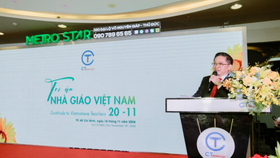 Ông Trần Kim Chung, Chủ tịch tập đoàn CT Group chia sẻ tại buổi gặp mặt tri ân các thầy cô giáo