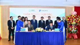 Lễ ký kết giữa Tập đoàn VNPT và Đại học Quốc gia Hà Nội