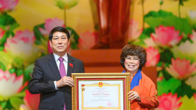 Tập đoàn TH được phong tặng danh hiệu Anh hùng Lao động tại Đại hội Thi đua yêu nước toàn quốc lần thứ XI