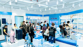 Không gian mua sắm và trải nghiệm TACTFLOW tại cửa hàng LocknLock