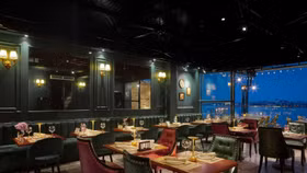 Không gian lãng mạn với tông xanh cổ điển tại La Libra Steak House Westlake 481 Lạc Long Quân, Tây Hồ, Hà Nội