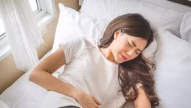 Đau bụng dưới, rối loạn kinh nguyệt: Có phải u nang buồng trứng?