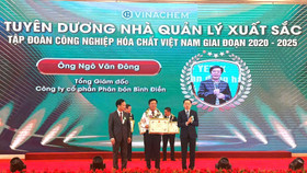 Ông Ngô Văn Đông, Tổng giám đốc Công ty Cổ phần Phân bón Bình Điền được vinh danh là Nhà quản lý xuất sắc Tập đoàn Công nghiệp Hóa chất Việt Nam giai đoạn 2020-2025