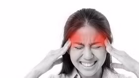 Đau đầu kéo dài: Dấu hiệu cảnh báo não bộ đang quá tải