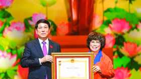 Bản lĩnh anh hùng của một tập thể anh hùng