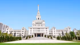 Vingroup đào tạo 20.000 nhân tài AI thực chiến, phụ cấp 8 triệu đồng/tháng