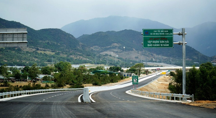 Một đoạn cao tốc Nha Trang - Cam Lâm