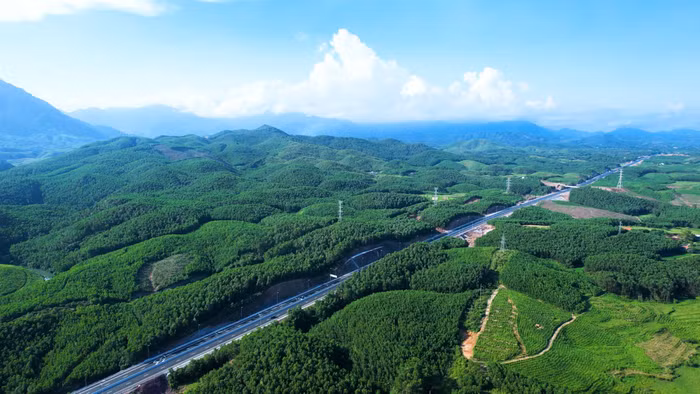 Trình Quốc hội xem xét, quyết định chủ trương đầu tư dự án đường bộ cao tốc Quy Nhơn - Pleiku