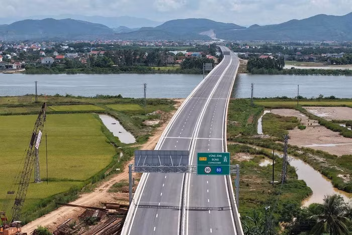 Một đoạn cao tốc Vũng Áng - Bùng