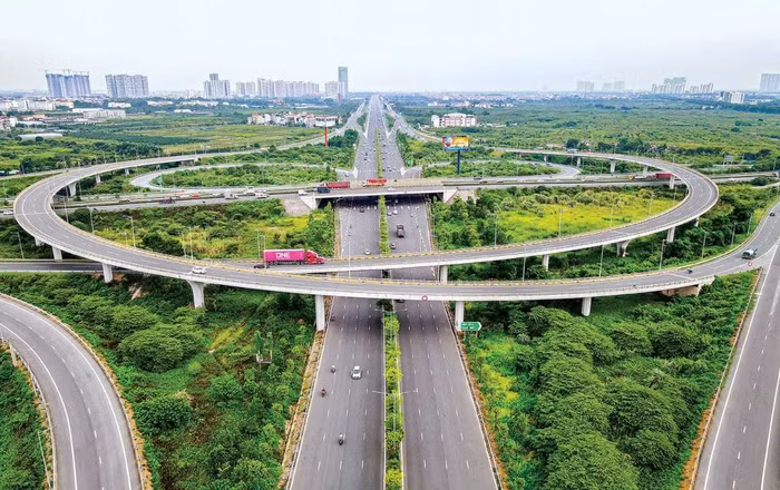 Giao thông vận tải là một bộ phận quan trọng trong kết cấu hạ tầng kinh tế - xã hội,