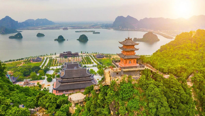 Chùa Tam Chúc, nằm trong dự án khu du lịch Tam Chúc của Xuân Trường chua-tam-chuc-1.jpg