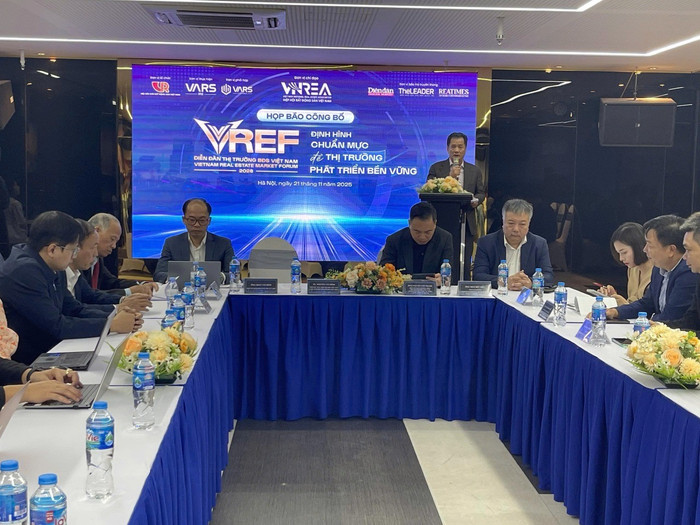 Toàn cảnh họp báo công bố Diễn đàn Thị trường Bất động sản Việt Nam 2026 (VREF 2026)