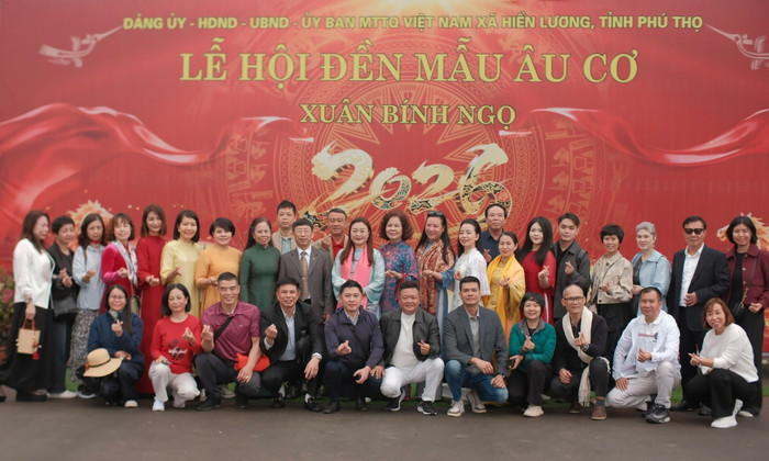 Đoàn doanh nhân VACOD - HBA hành trình về miền đất Tổ, dâng hương tưởng nhớ Tổ Mẫu Âu Cơ và các Vua Hùng