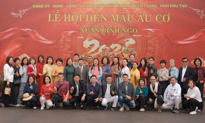 Đoàn doanh nhân VACOD - HBA hành trình về miền đất Tổ, dâng hương tưởng nhớ Tổ Mẫu Âu Cơ và các Vua Hùng