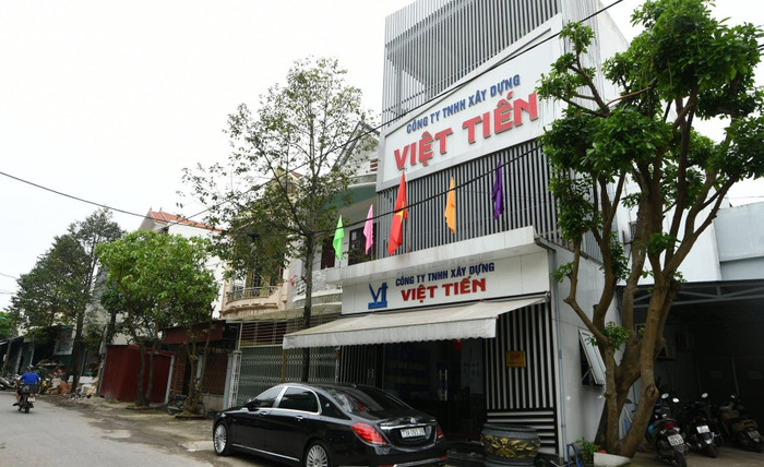 Vi phạm trong thi công, một ngày Xây dựng Việt Tiến nhận 2 quyết định chấm dứt hợp đồng