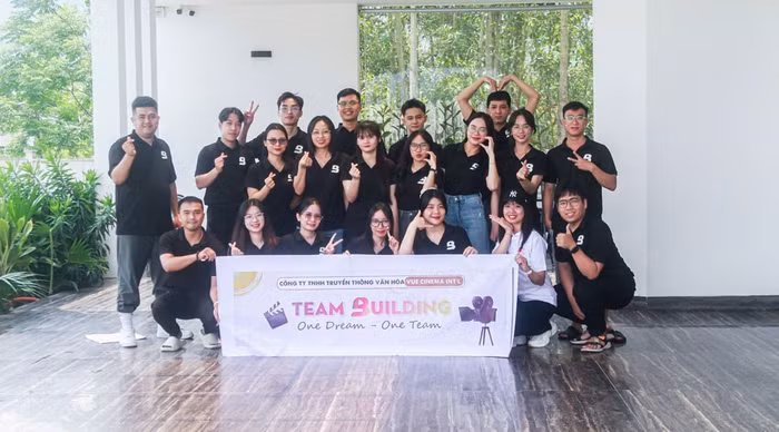 Hàng chục nghìn nhà đầu tư đã "sập bẫy" công ty đa cấp Vue Cinema Int'l