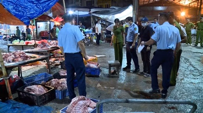 Triệt phá đường dây mua bán lợn bệnh, lợn ốm đưa vào các quán cơm bình dân, cơm văn phòng