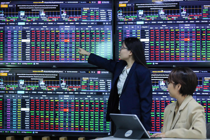 Đà tăng lấy lại sức nóng, VN-Index hướng về mốc quyết định 1.700 điểm