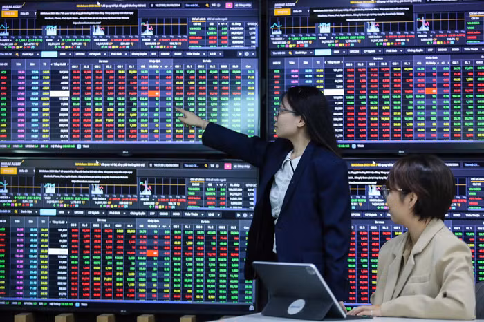 Đà tăng lấy lại sức nóng, VN-Index hướng về mốc quyết định 1.700 điểm