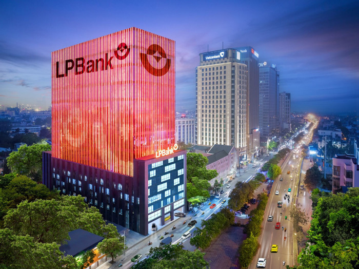 Lợi nhuận quý 3/2024 của LPBank tăng gấp đôi so với cùng kỳ