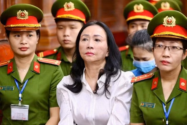 Bị cáo Trương Mỹ Lan bị truy tố với 3 tội danh gồm: “Lừa đảo chiếm đoạt tài sản”, “Rửa tiền” và “Vận chuyển trái phép tiền tệ qua biên giới”