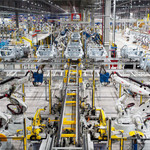 Ngành sản xuất Việt Nam khép lại năm biến động bằng "tín hiệu kép" 