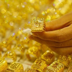 Giá vàng trong nước ở mức 121,7 triệu đồng/lượng, USD ổn định