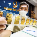 Giá vàng chững lại sau nhịp giảm mạnh, SJC bán ra 156 triệu đồng/lượng