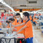 Đơn hàng và sản lượng đồng loạt tăng mạnh, PMI ngành sản xuất lên 54,3 điểm