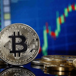 Bitcoin giảm mạnh, Ethereum có dấu hiệu bứt phá "vượt mặt"