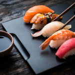 Cá tra Việt Nam hóa "ngôi sao mới" trong thế giới sushi Nhật Bản