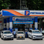  Giá xăng tiếp tục tăng, gần chạm mốc 30.000 đồng/lít