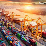 Việt Nam xuất siêu gần 14 tỷ USD trong 8 tháng 