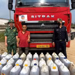 Tạm giữ nhiều phương tiện vận chuyển dầu trái phép trên biển và khu vực biên giới