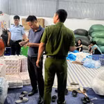 Kiểm tra cơ sở sản xuất, phát hiện số lượng cực lớn băng vệ sinh giả mạo nhãn hiệu Kotex, Diana, Thạch Thảo