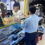 Thu giữ nhiều hàng giả, vi phạm quyền sở hữu trí tuệ tại Trung tâm Thương mại Saigon Square và chợ Bến Thành