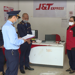 Sau án phạt vận chuyển hàng cấm, Chuyển phát nhanh J&T Express lại vi phạm Luật Cạnh tranh