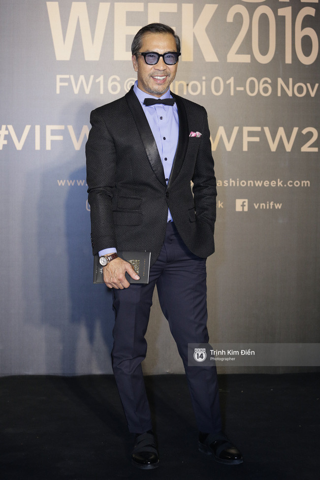 Vietnam International Fashion Week ngày cuối: Dàn mỹ nhân, ngôi sao xúng xính trên thảm đỏ ảnh 14