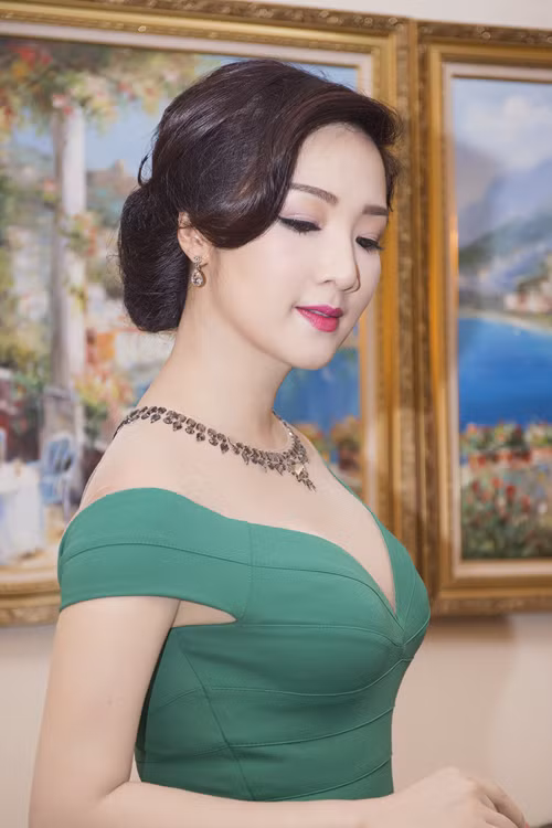 10 nữ doanh nhân nổi tiếng xinh đẹp nhất Việt Nam ảnh 1