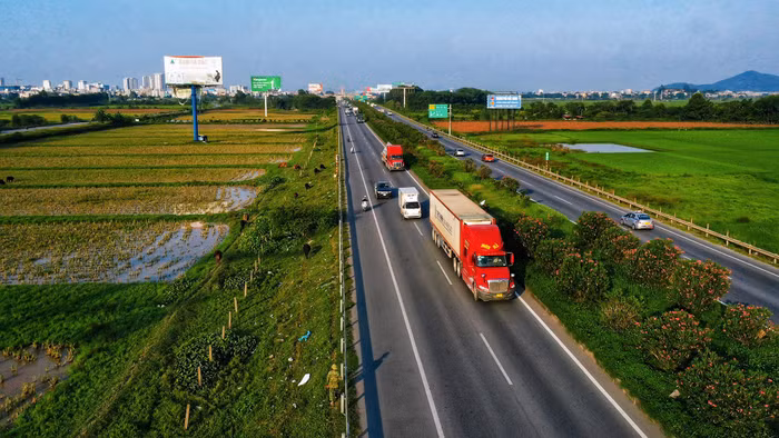 Đẩy nhanh tiến độ làm đường gom đoạn cao tốc Hà Nội - Bắc Ninh