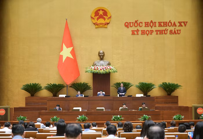 Quốc hội thảo luận ở hội trường thông qua danh sách những người được lấy phiếu tín nhiệm