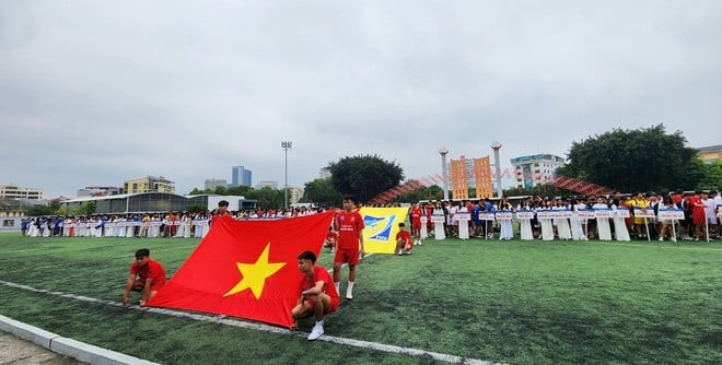 100 đội bóng tham dự Lễ khai mạc giải trên sân Tây Hồ a2-164219_276-164901.jpg