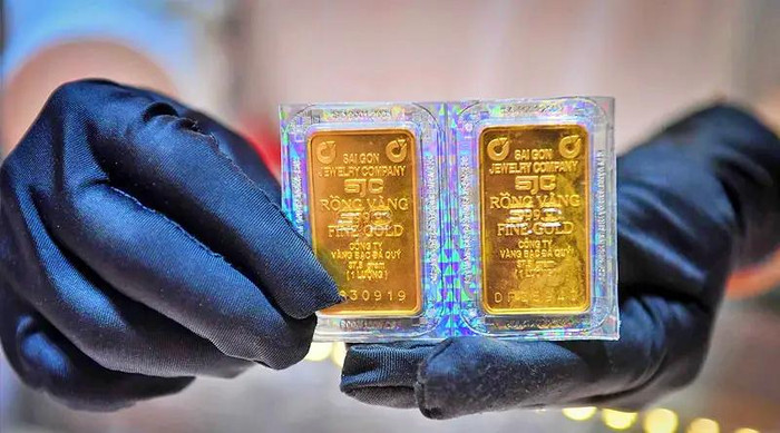 Vàng neo cao 181 triệu đồng/lượng, chênh lệch giá mua bán gần 3 triệu đồng