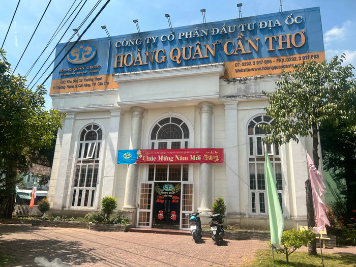 Hoàng Quân Cần Thơ và Địa ốc Hoàng Quân có cùng Chủ tịch Hội đồng quản trị là ông Trương Anh Tuấn