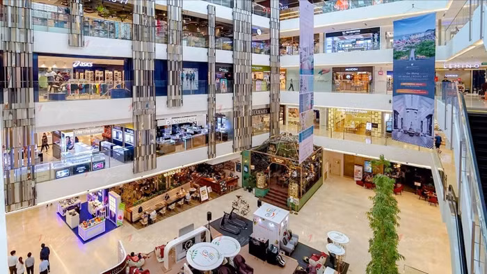 Nhà đầu tư nước ngoài đua nhau lập "chợ" ở Hà Nội