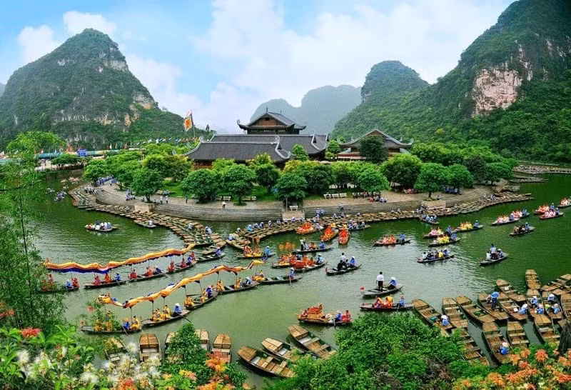 nha-hang-ben-thuyen-trang-an.jpg