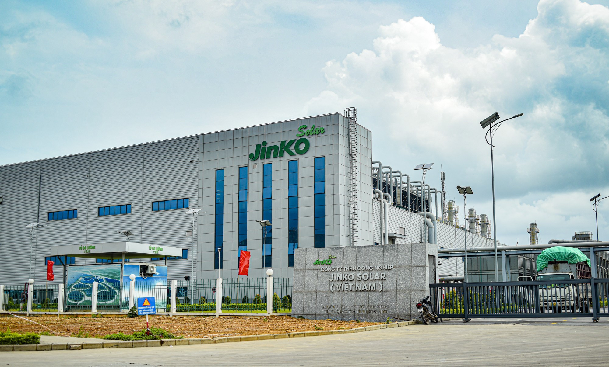 Jinko Solar đã đầu tư 3 nhà máy tại Quảng Ninh jinko.jpg
